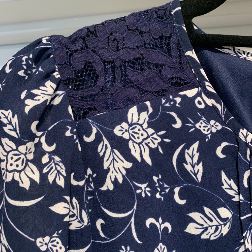 Floral Express Dress - Picture 3 of 7